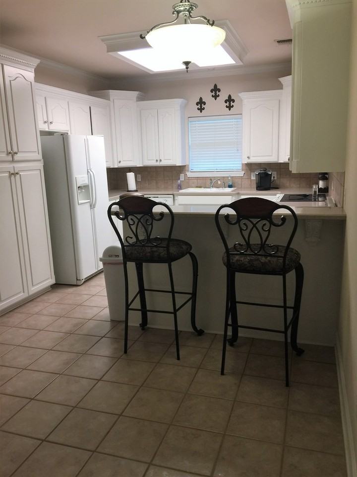 1939 Bayou Bend Dr - Photo 6 of 17
