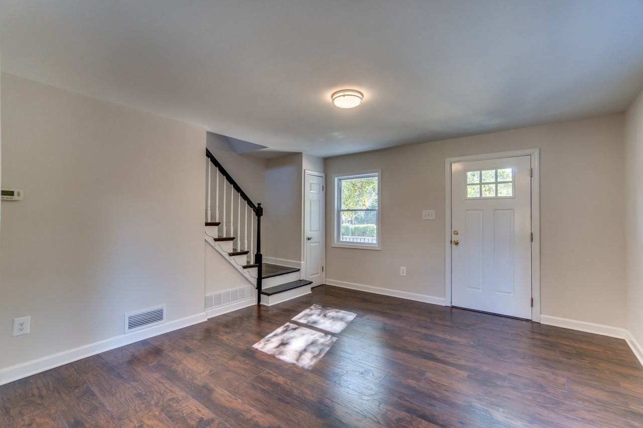 2212 Arlington Ter - Photo 3 of 25