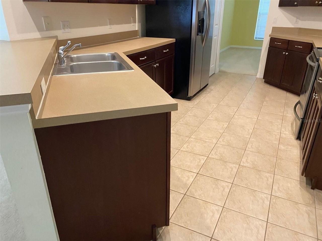 2707 Patrician Cir - Photo 2 of 9