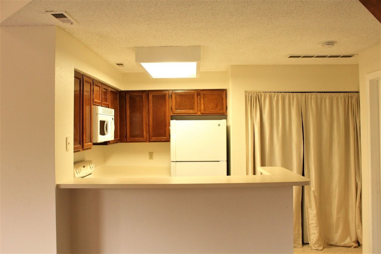 816 S Vance St #C - Photo 5 of 12