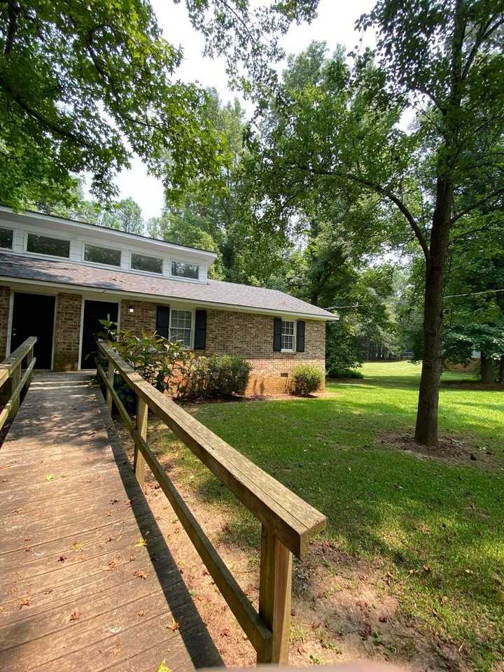 663 Maplewood Ln - Photo 2 of 10