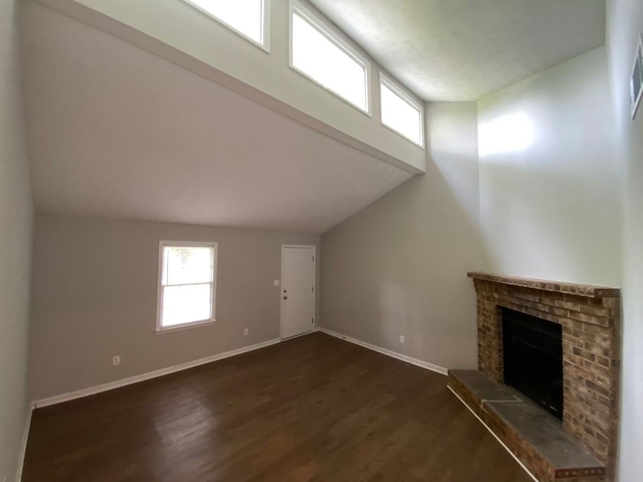 663 Maplewood Ln - Photo 3 of 10