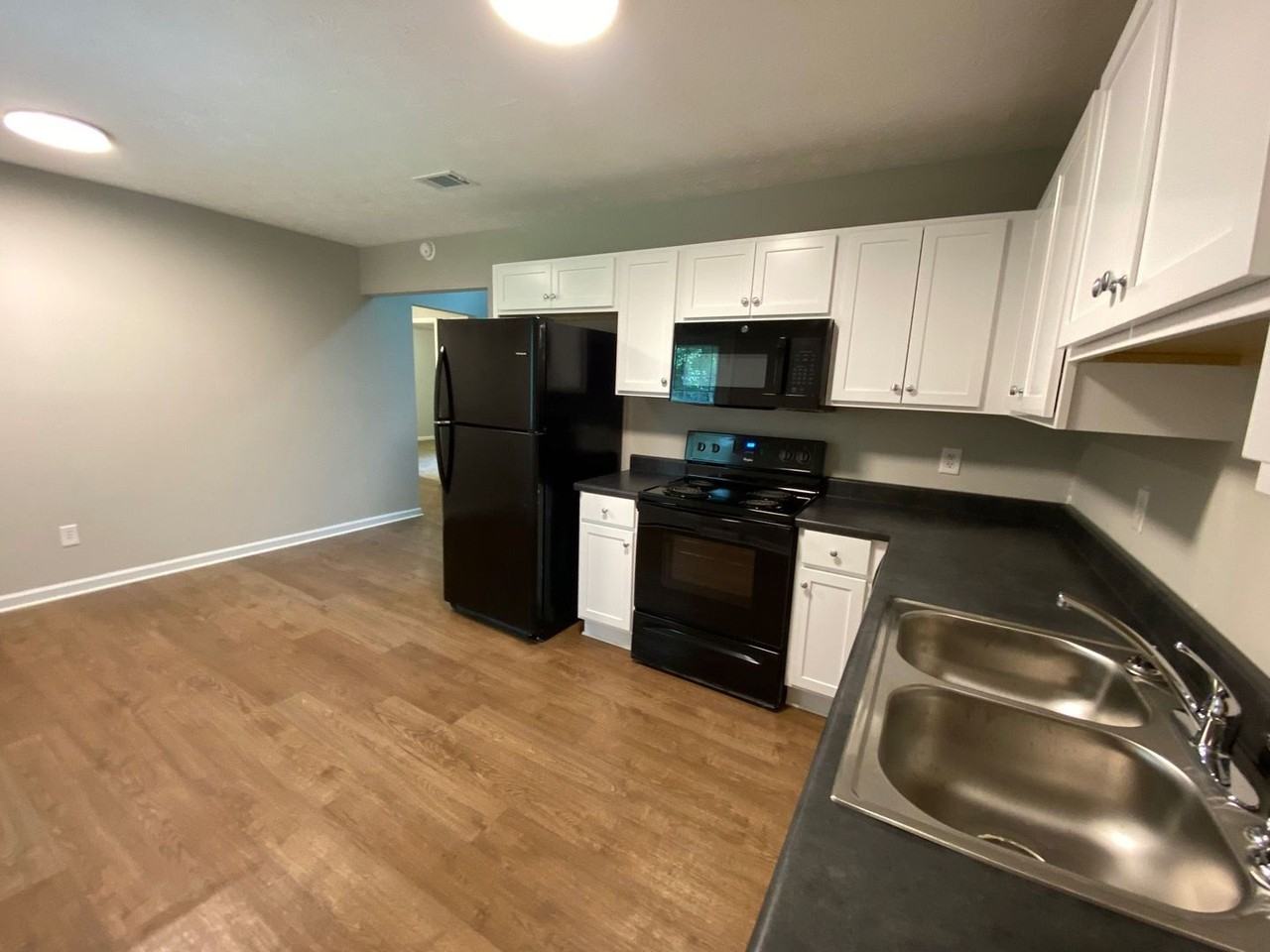 663 Maplewood Ln - Photo 6 of 10