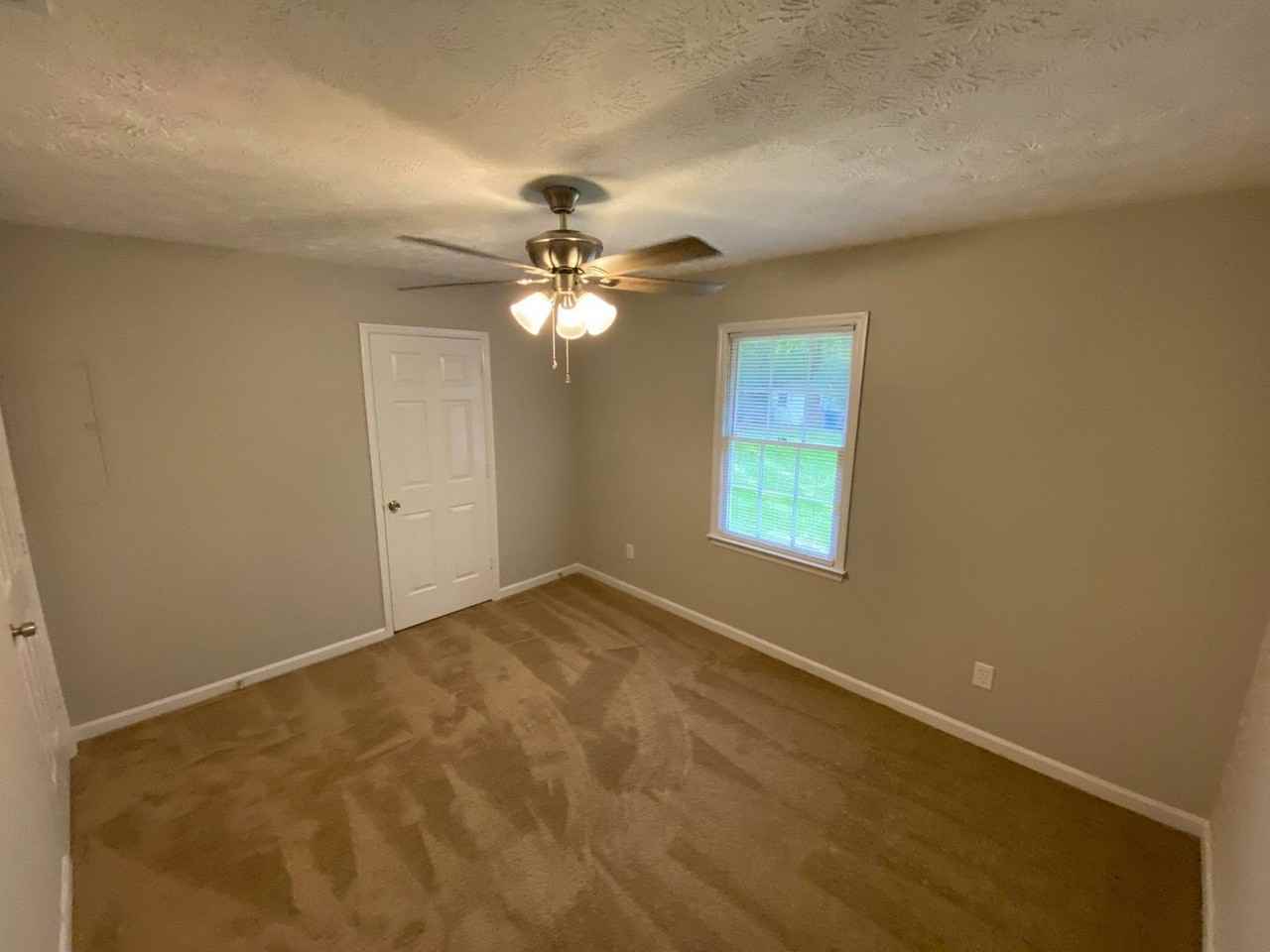 663 Maplewood Ln - Photo 7 of 10