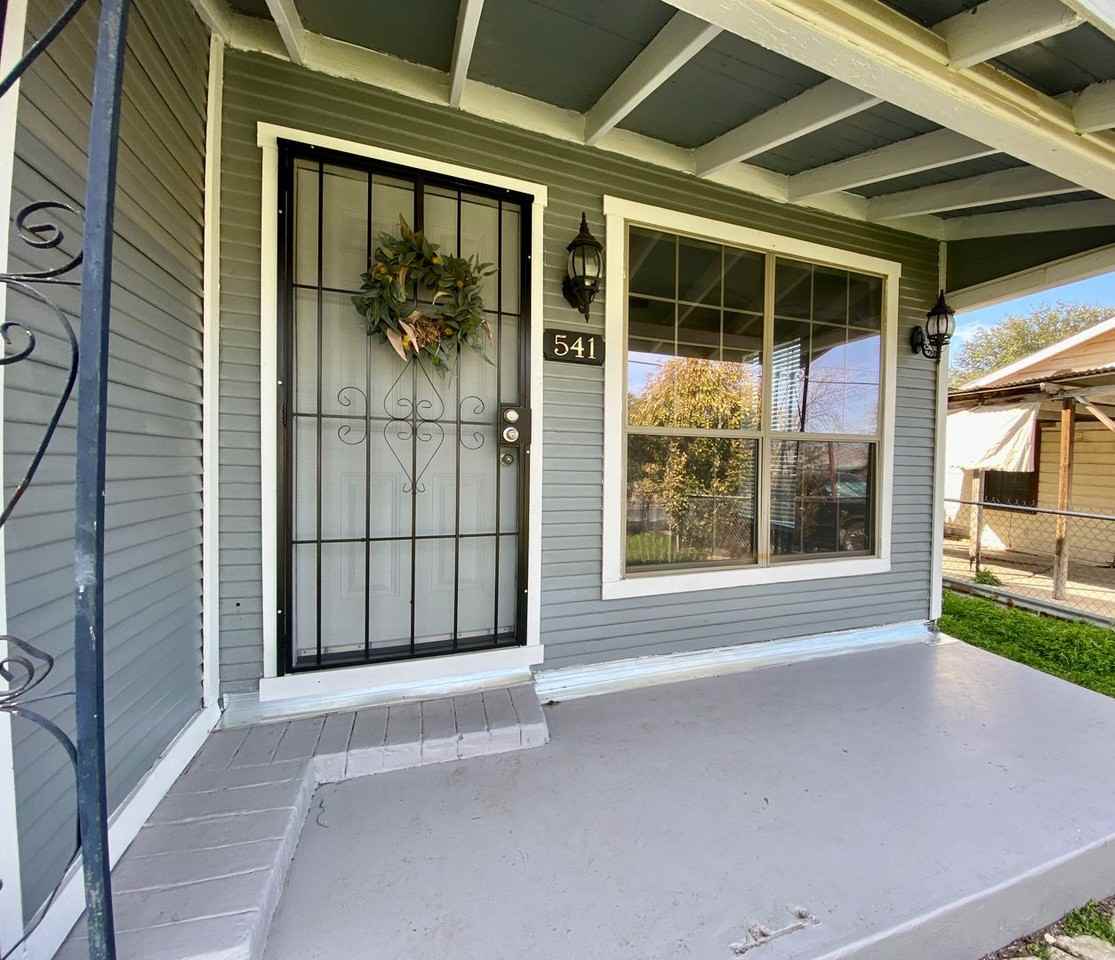 541 N San Gabriel Ave - Photo 3 of 9