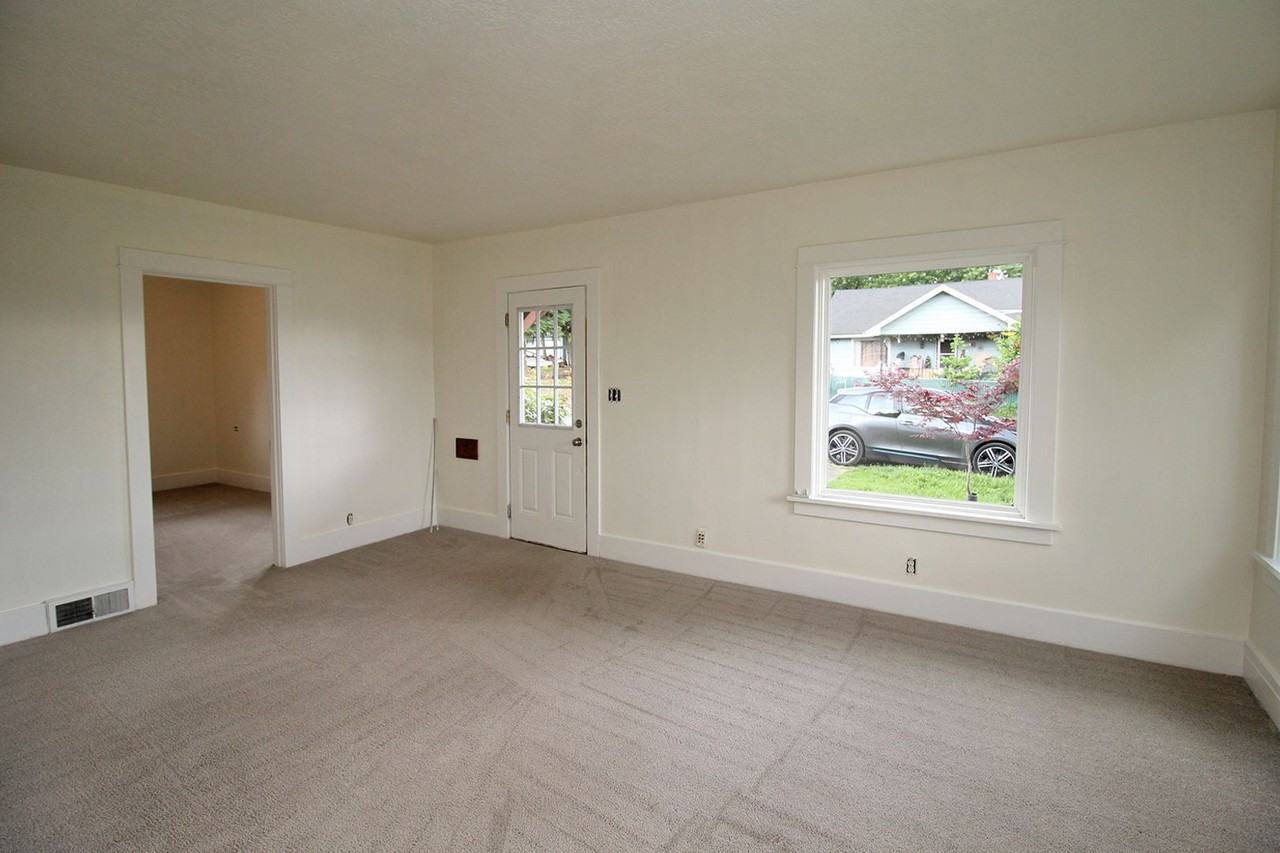 4626 Ne 96th Ave - Photo 3 of 23