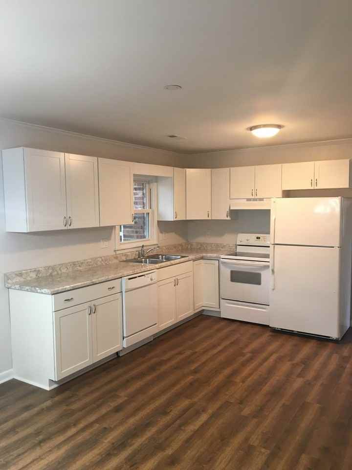 402 Mcclure Cir - Photo 2 of 11