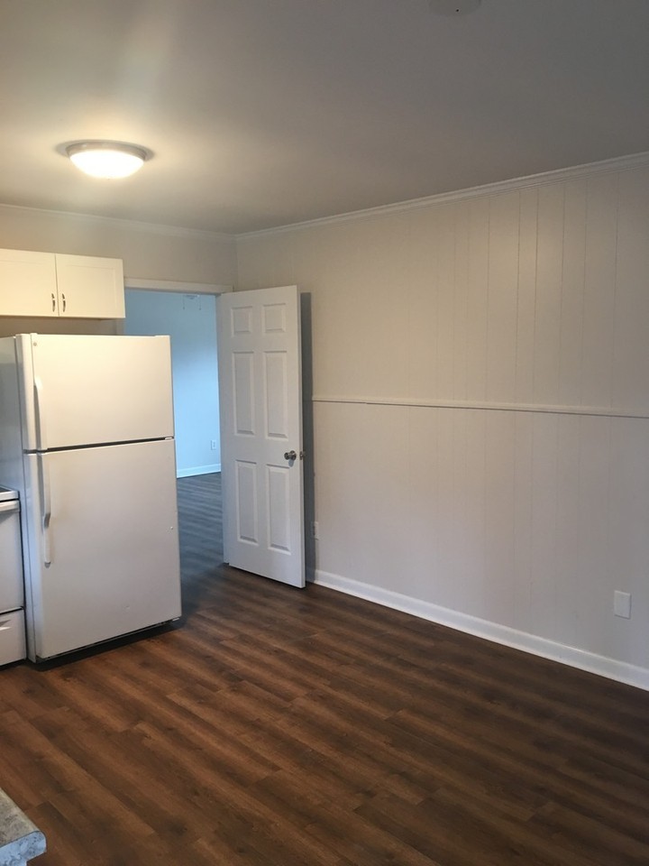 402 Mcclure Cir - Photo 4 of 10