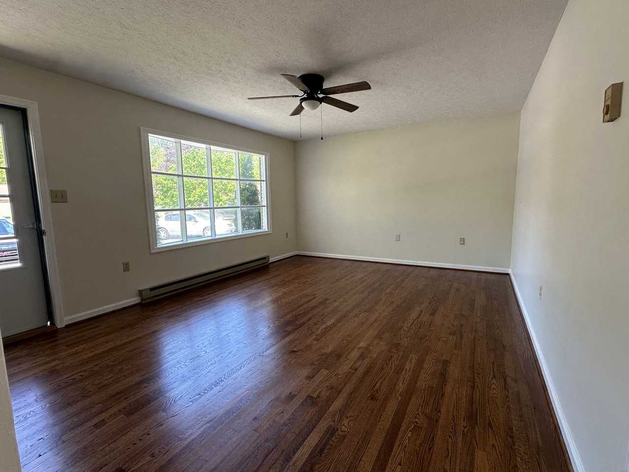 108 Crystal Lake Ct - Photo 3 of 16