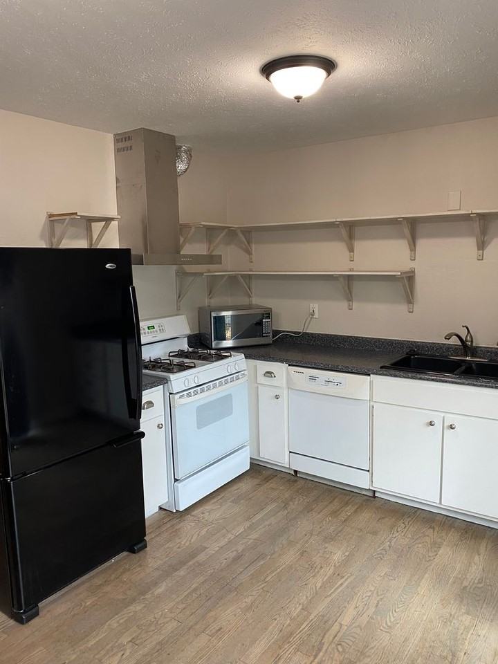 3850 Broadway St #21 - Photo 7 of 26