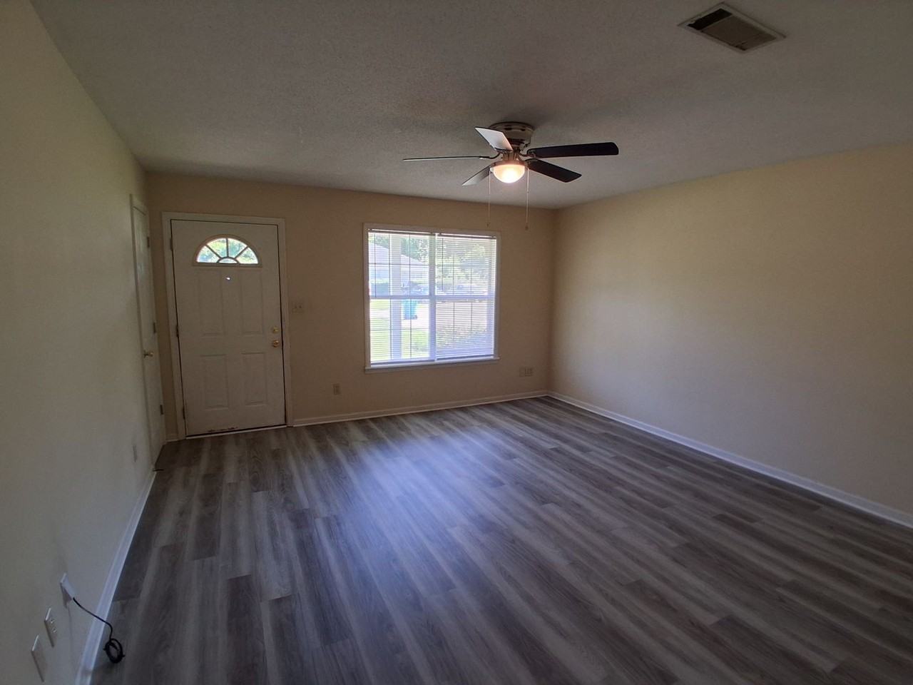6123 Vinnie Dr Apt B - Photo 5 of 11