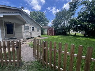 1915 Oleander Dr #1 - Photo 3 of 21