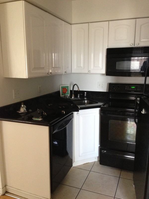 1424 Mediterranean Ave #C - Photo 3 of 8