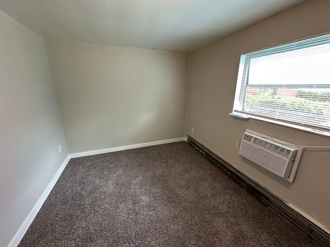 Executive_2700 Harrison Avenue - Photo 2 of 12