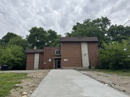 featured image of 2324 Iroll Avenue