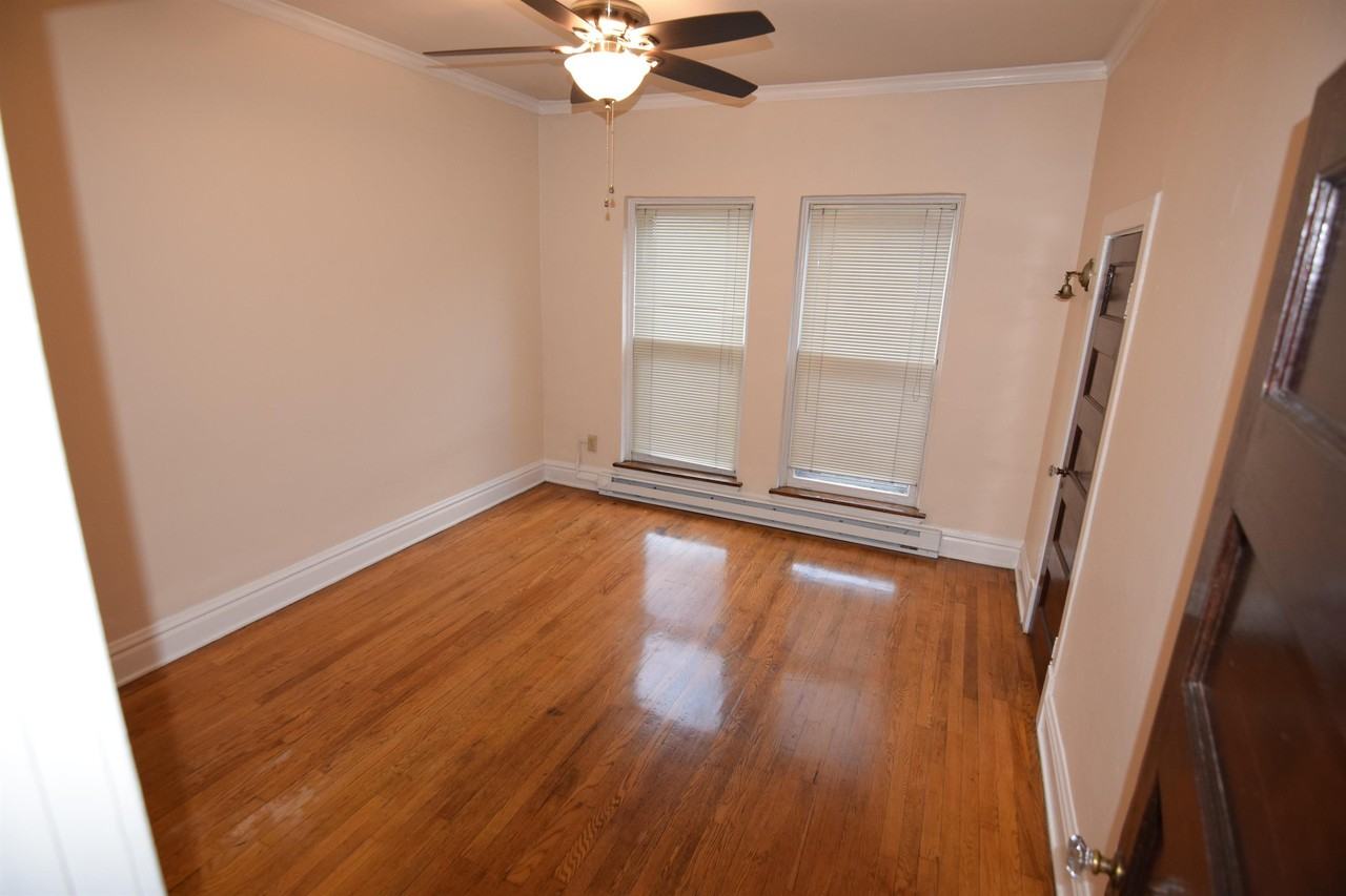 Greystone Court Apartments - Photo 6 of 19