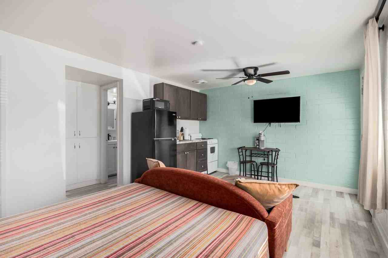 Studios on Wilson - Photo 4 of 44