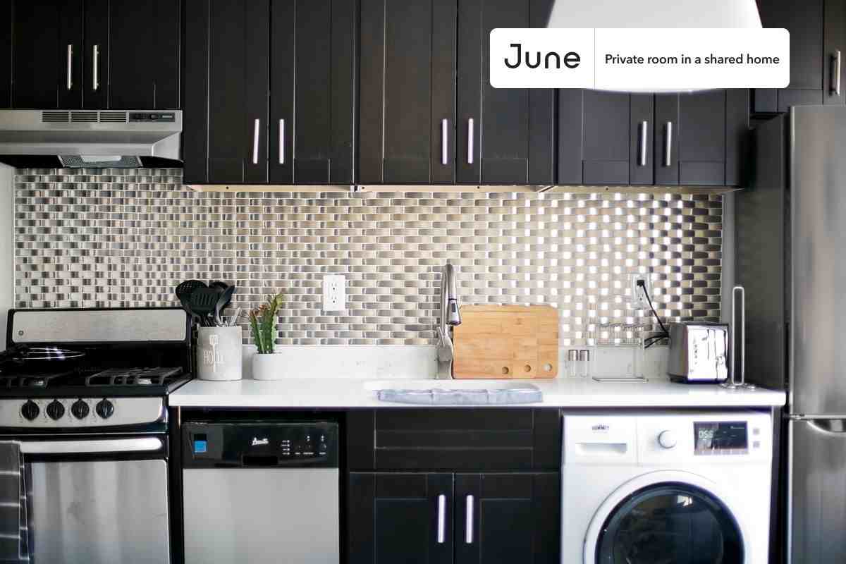 320 Manhattan Ave #A - Photo 5 of 7