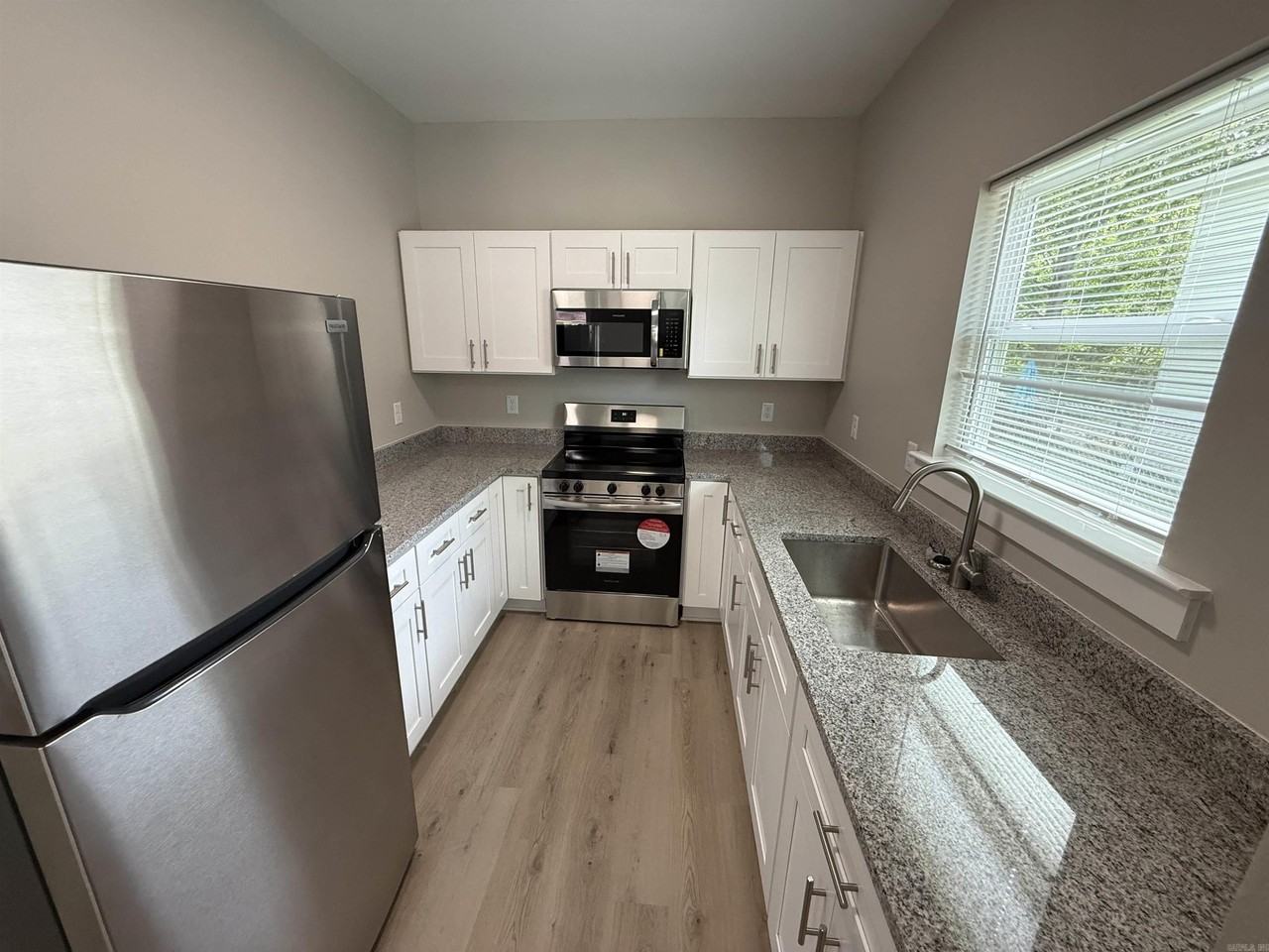 5703 Valley Dr - Photo 2 of 9