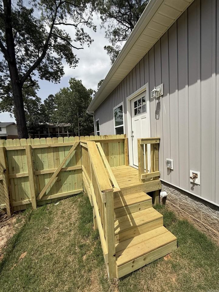 5703 Valley Dr - Photo 6 of 9