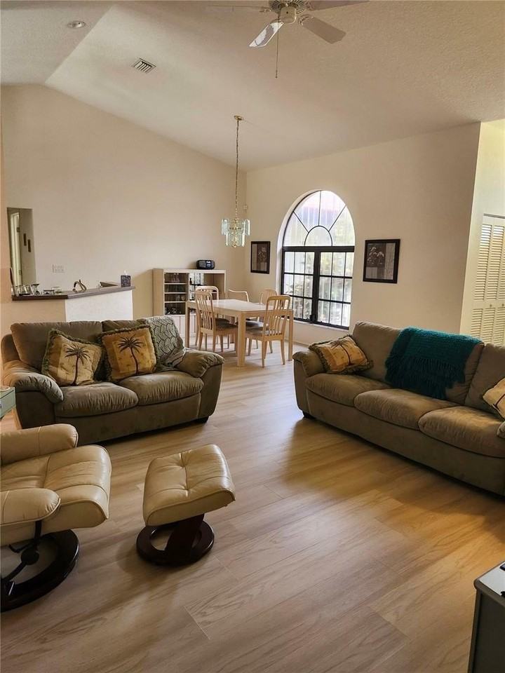 1287 Aken St - Photo 3 of 13