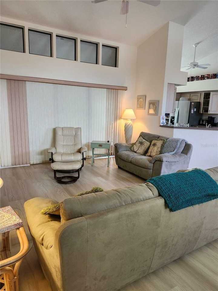 1287 Aken St - Photo 5 of 13