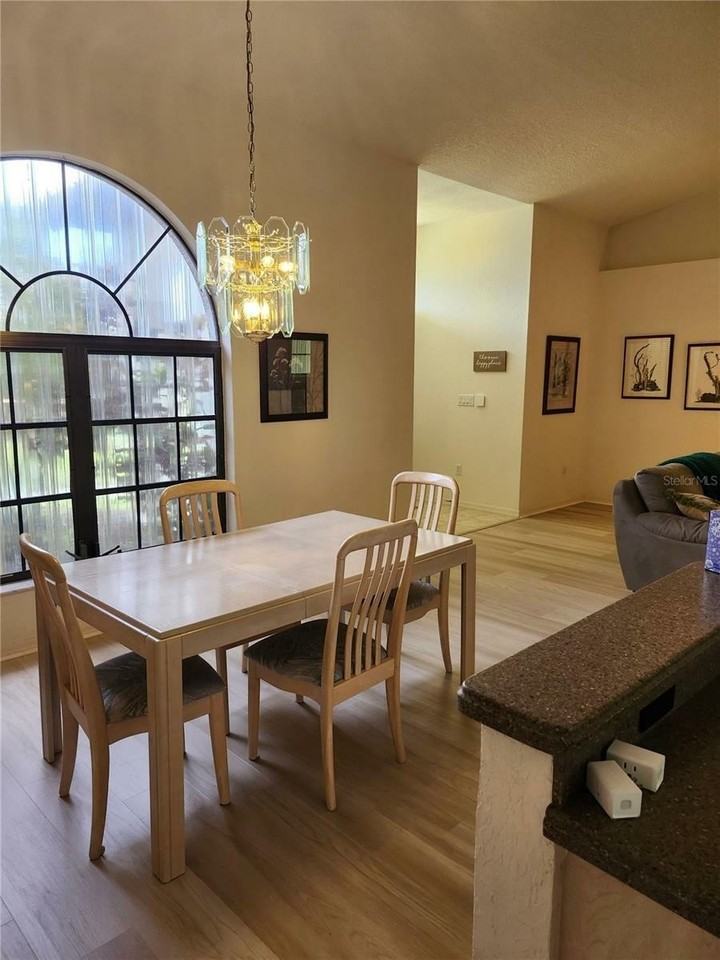 1287 Aken St - Photo 6 of 13