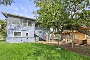 902 Sherwood Forest Dr - Photo 1 of 1
