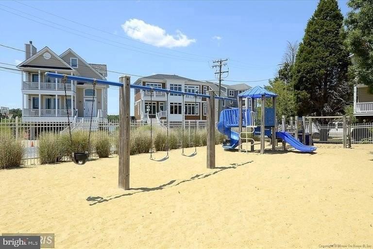 1330 Washington Drive - Photo 3 of 30