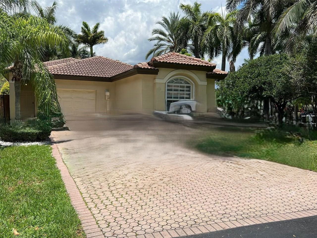 5096 Northwest 113th Place - Photo 2 of 8