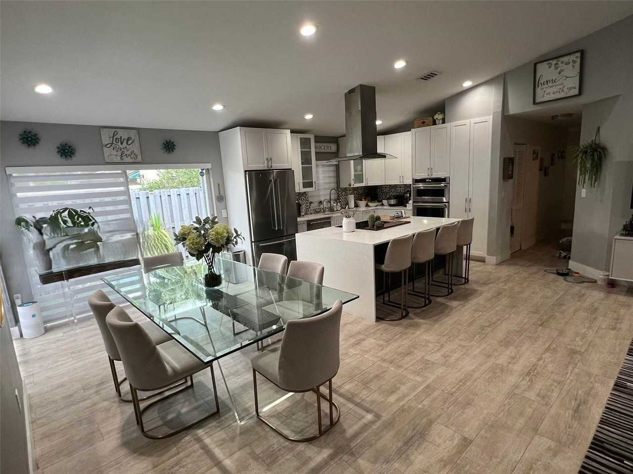 5096 Northwest 113th Place - Photo 4 of 8