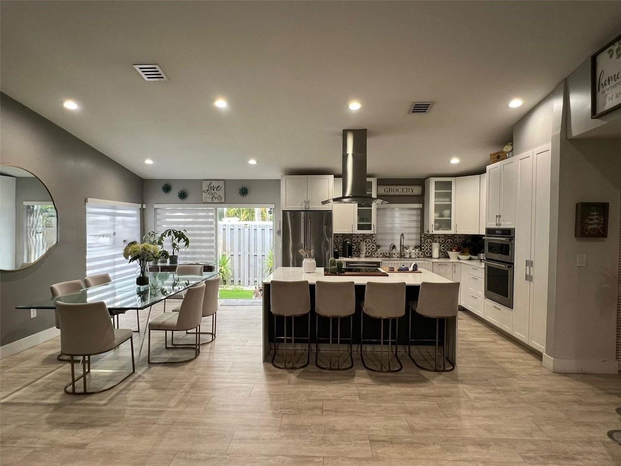 5096 Northwest 113th Place - Photo 5 of 8