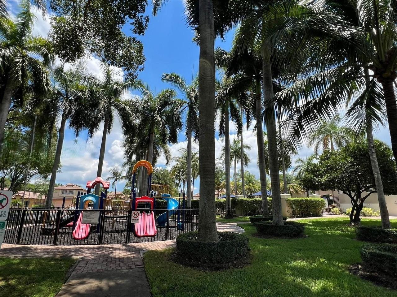 5096 Northwest 113th Place - Photo 7 of 8