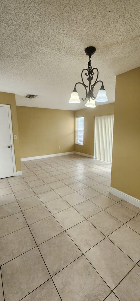 17440 Nw 67th Ct - Photo 5 of 8