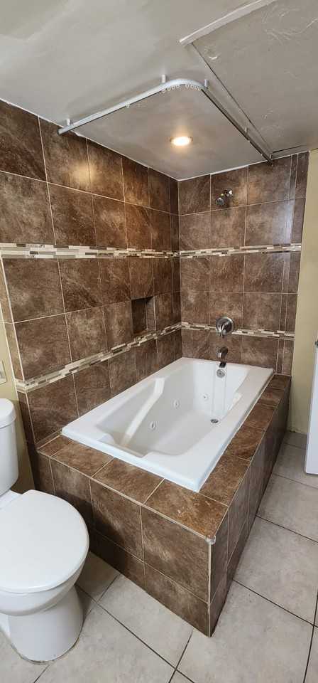 17440 Nw 67th Ct - Photo 7 of 8