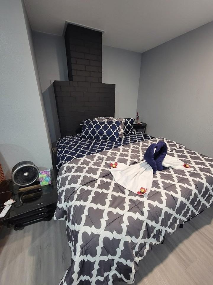 Pawlow Ave - Photo 2 of 3