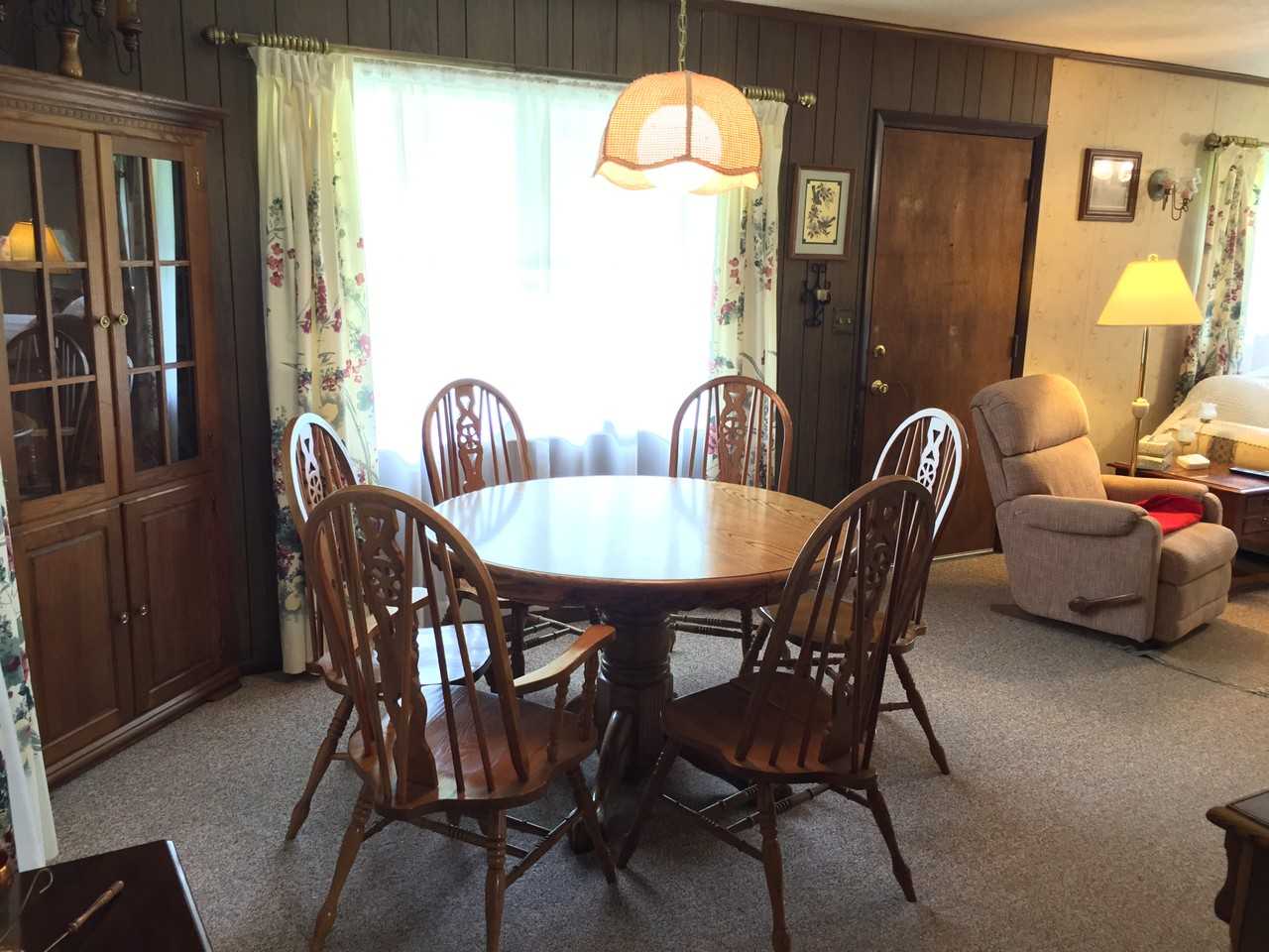 134 Queen - Photo 3 of 8