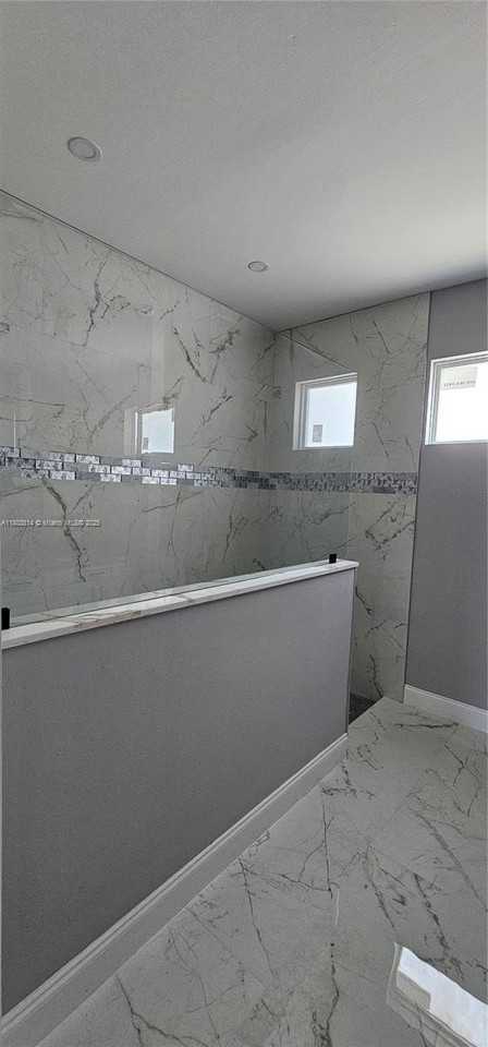 4706 6th St W - Photo 6 of 16