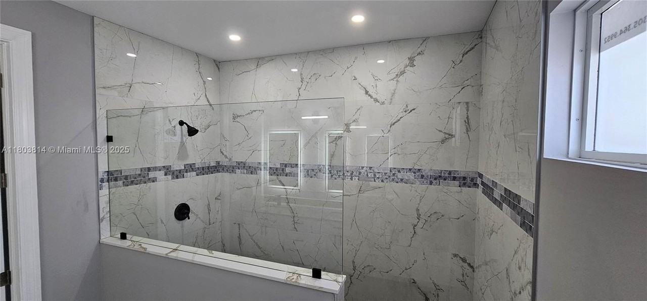 4706 6th St W - Photo 7 of 16