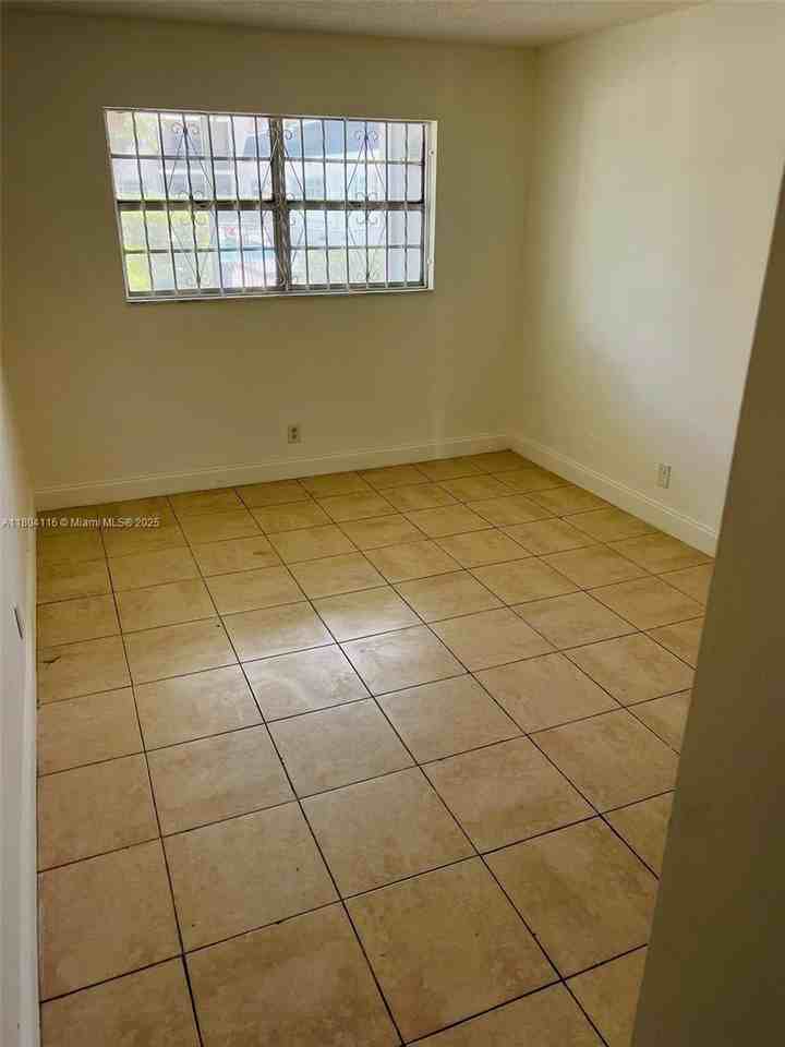 220 Sw 9th Ave #117 - Photo 5 of 14