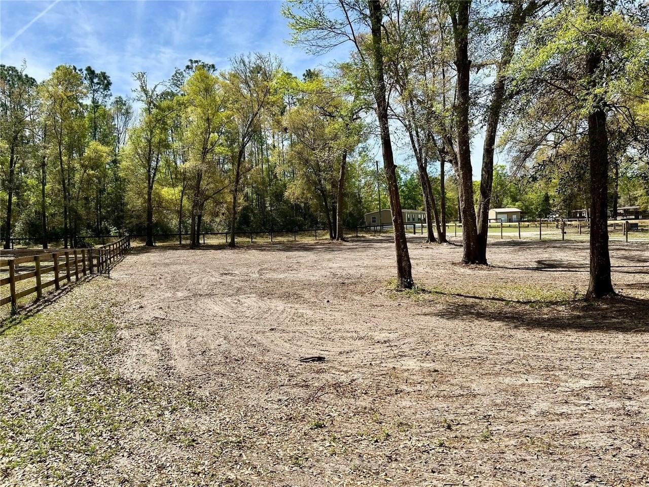 9290 Nw 125th Ave - Photo 2 of 23