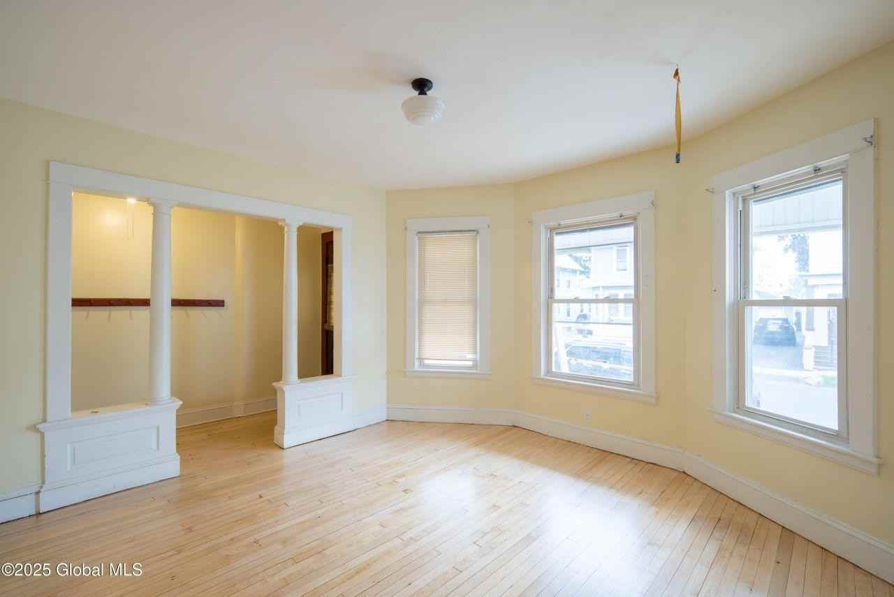 22 Swan St - Photo 2 of 29