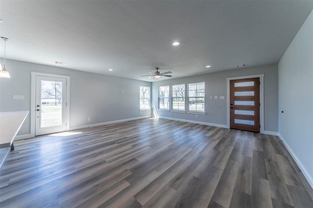 220 Patrick St - Photo 3 of 12