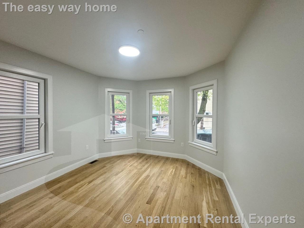 35 Gore St #1 - Photo 4 of 6