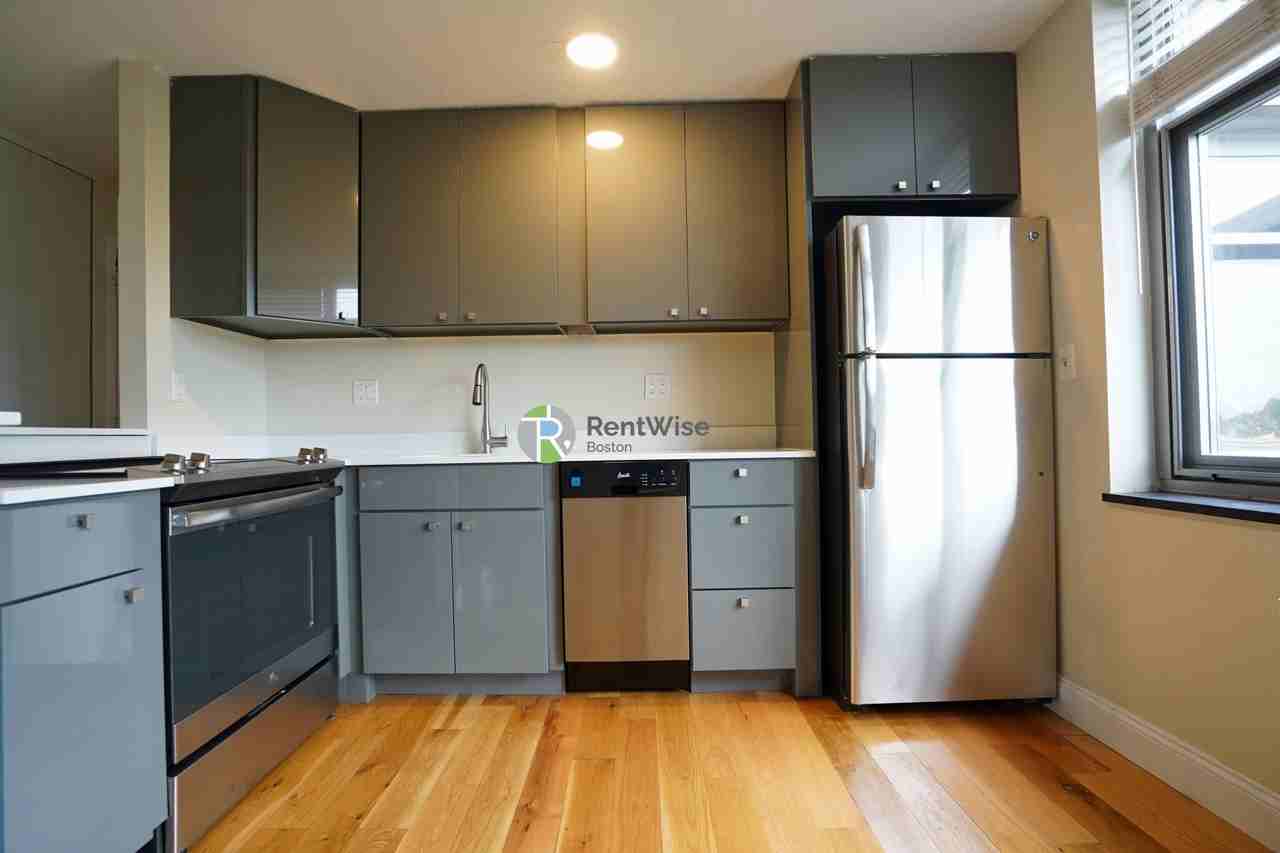 125 Trapelo Rd #37 - Photo 3 of 14