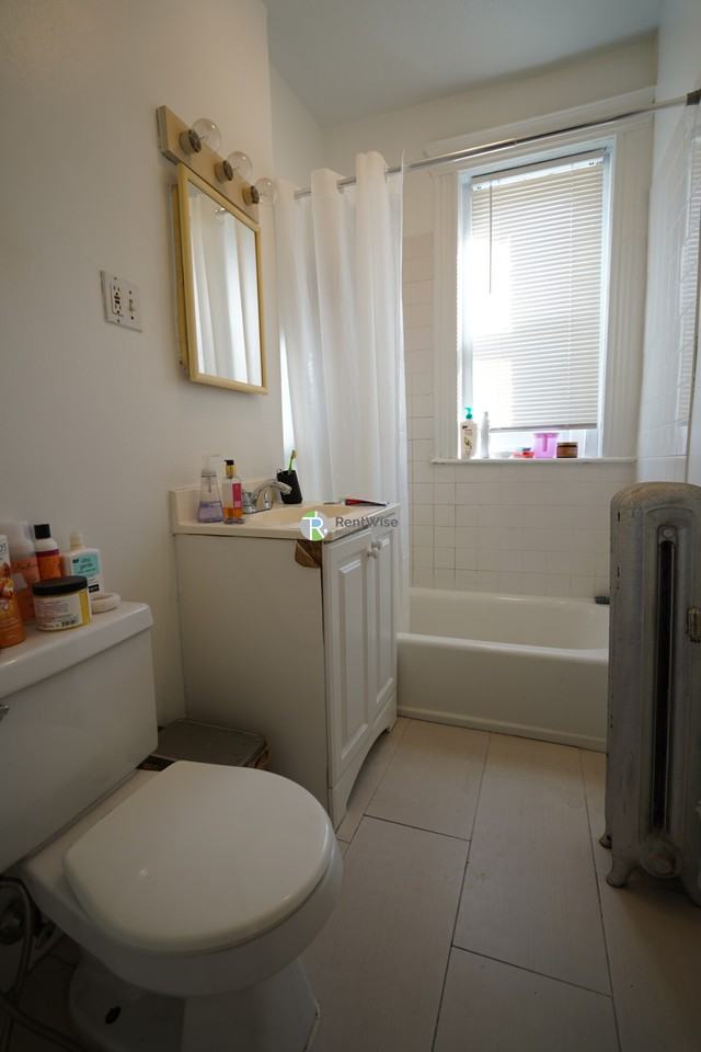 110 Warren St #20 - Photo 6 of 18