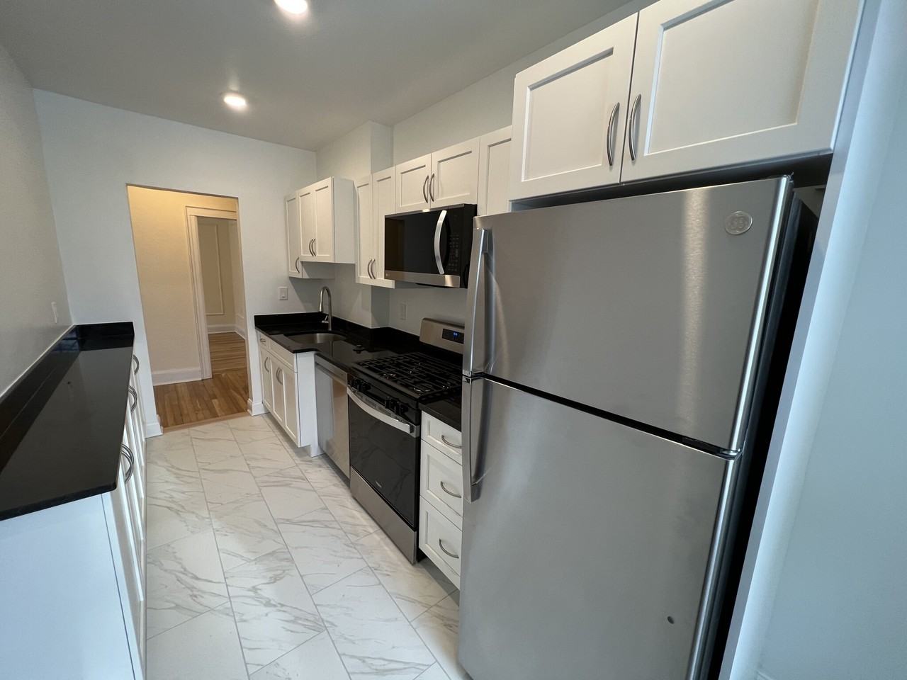 100 Kilsyth Rd #2 - Photo 4 of 19