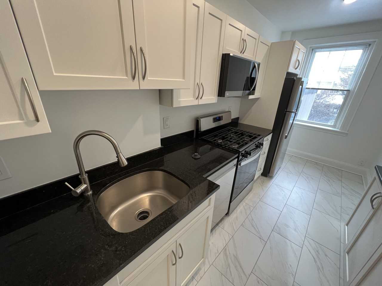 100 Kilsyth Rd #2 - Photo 6 of 19