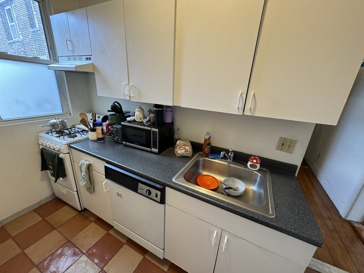 15 Scottfield Rd #6 - Photo 3 of 20