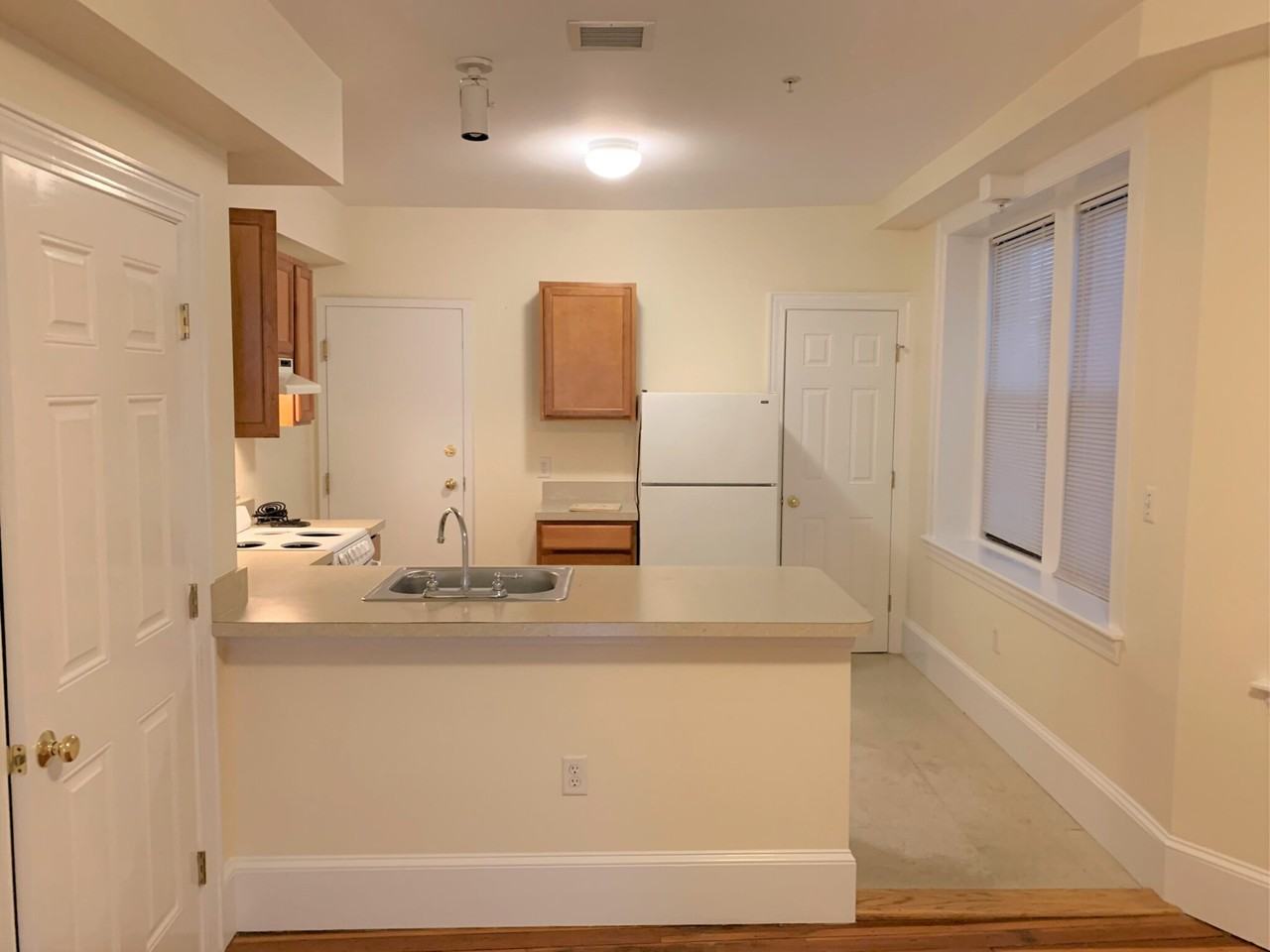 881 Massachusetts Ave #43 - Photo 2 of 18